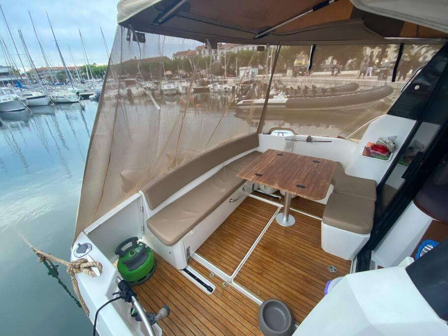 Sejour Sur Bateau De Plaisance Hotell Mandelieu Eksteriør bilde